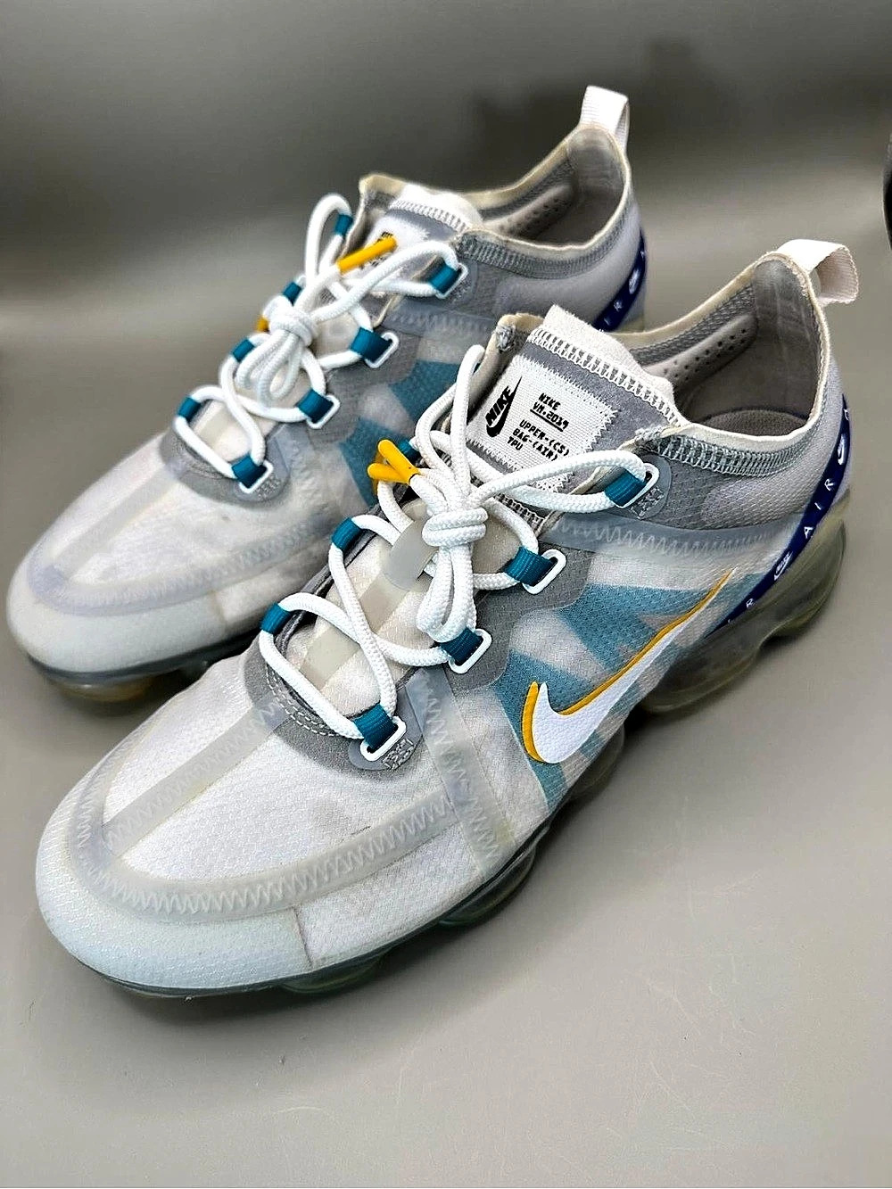 Nike Air VaporMax 2019 SE Wolf Grey / Blue Running - Size 10.